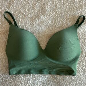 Victoria’s Secret PINK Wireless Push-up Bralette